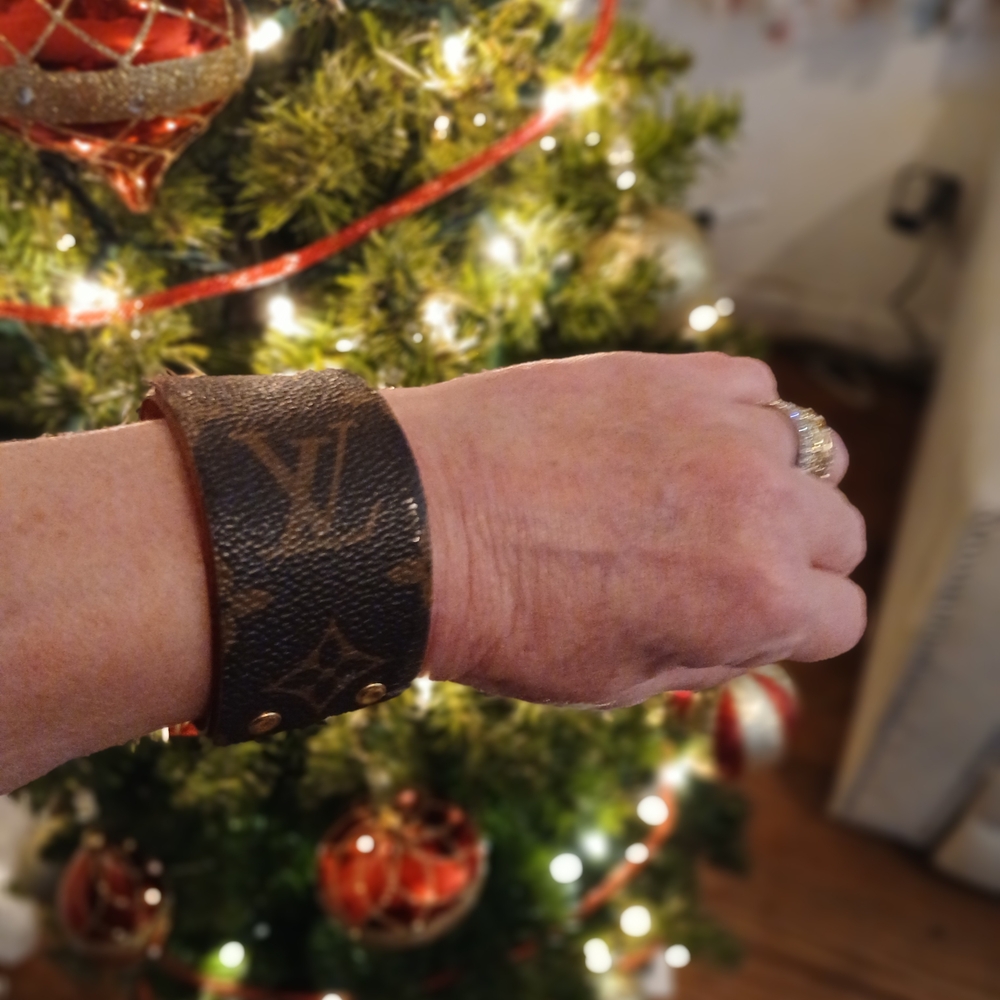 Elegant Brown Designer Bracelet